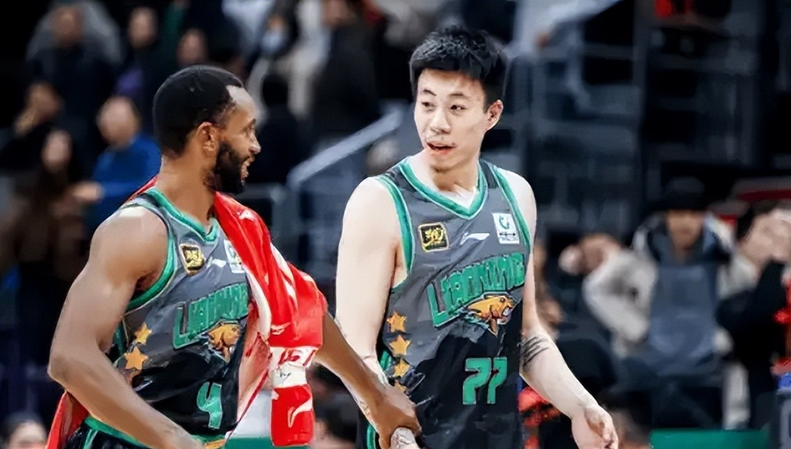 爱游戏大厅-爵士轻取辽宁队，张镇麟惊艳四座