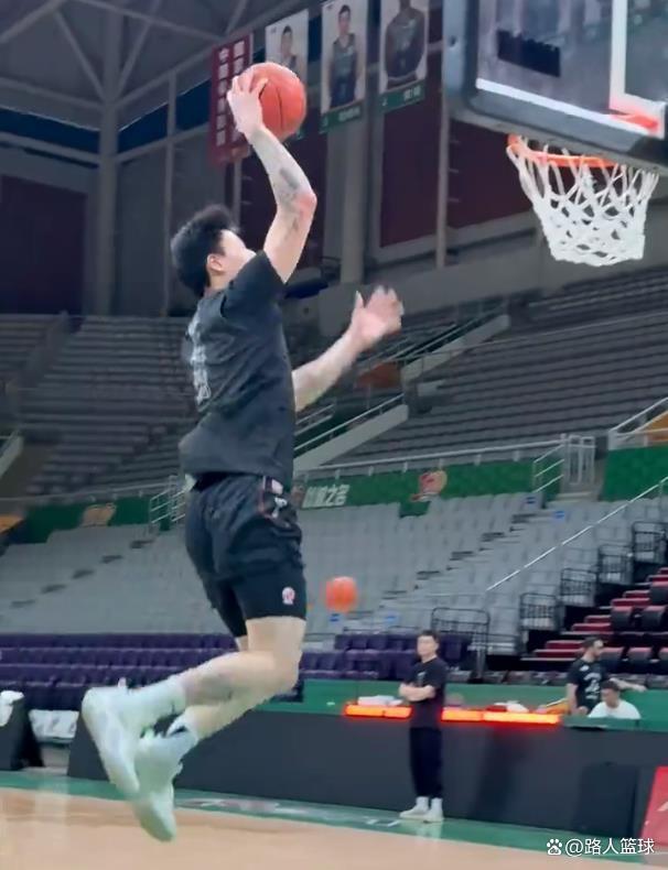 雷霆逆转雄鹿，张镇麟状态火热