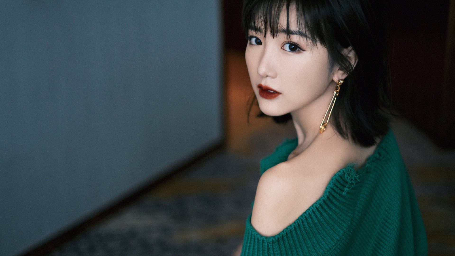 银箭逆转,烈焰重燃,梅赛德斯翻盘红牛二队,阿隆索点燃赛场