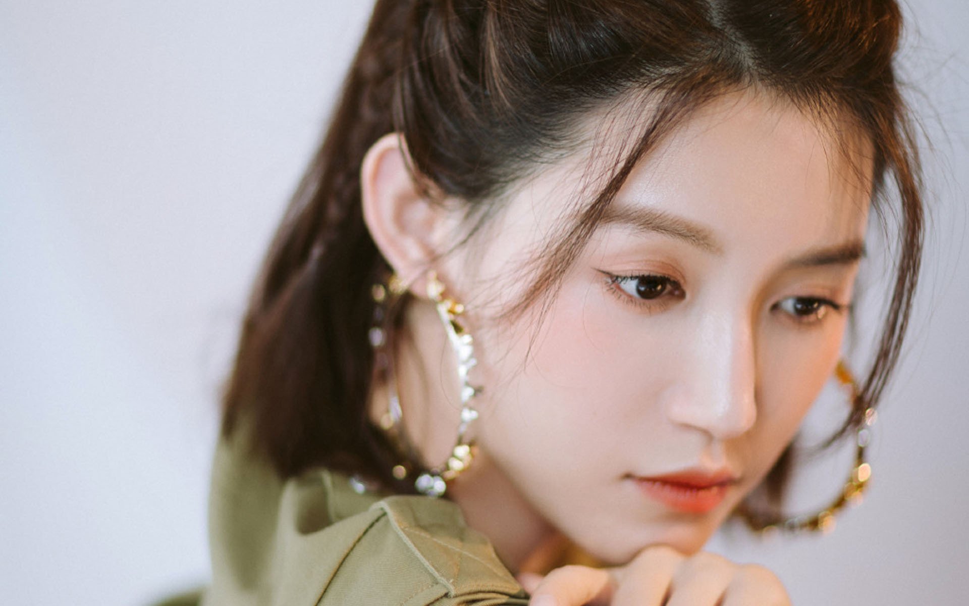 爱游戏娱乐-莫兰特巨星光芒照亮跨洋对决，森林狼与山西队的战术博弈与价值展现