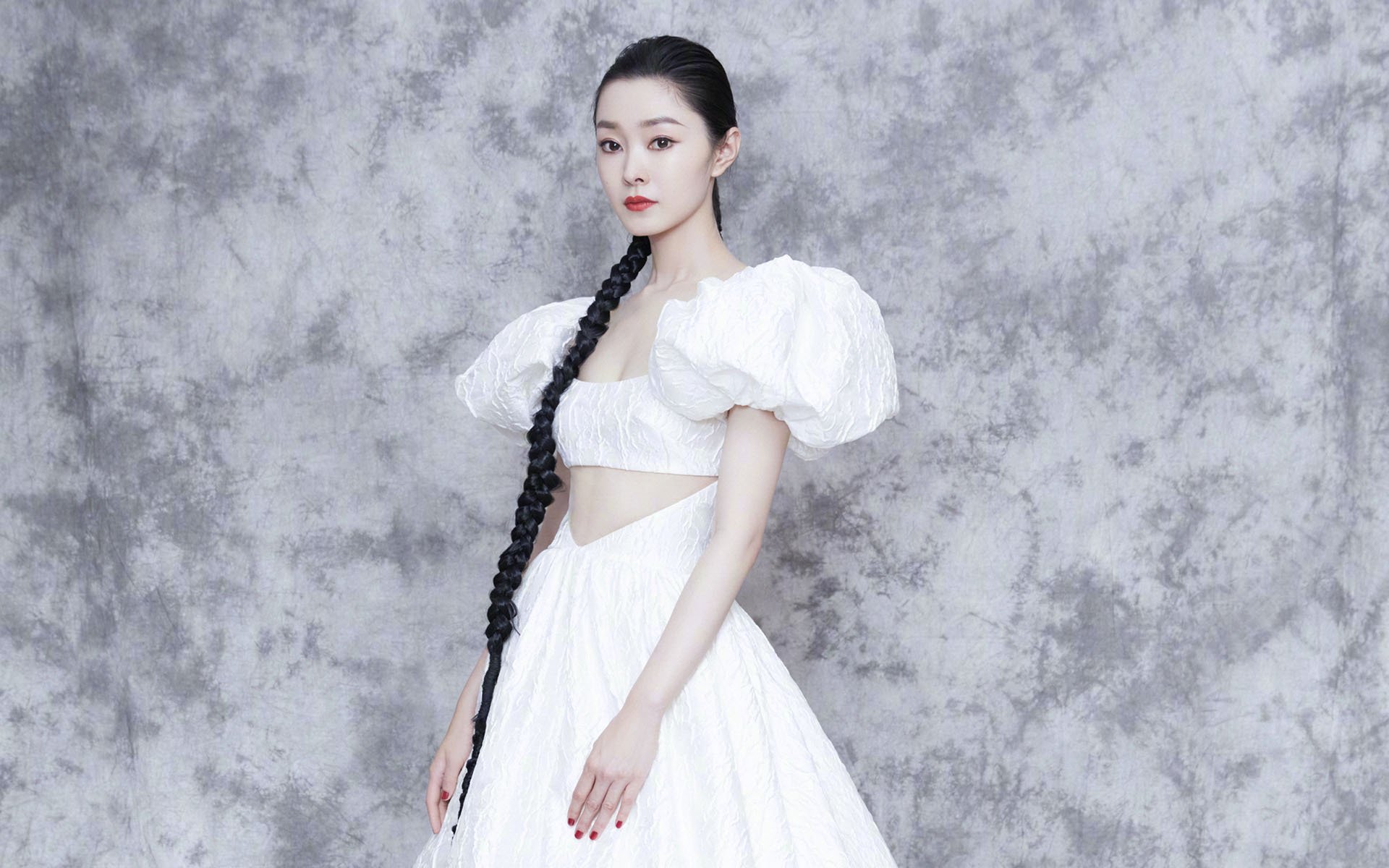 绿茵场与记分牌，当欧冠半决赛化为黄蜂狂胜掘金的梦境